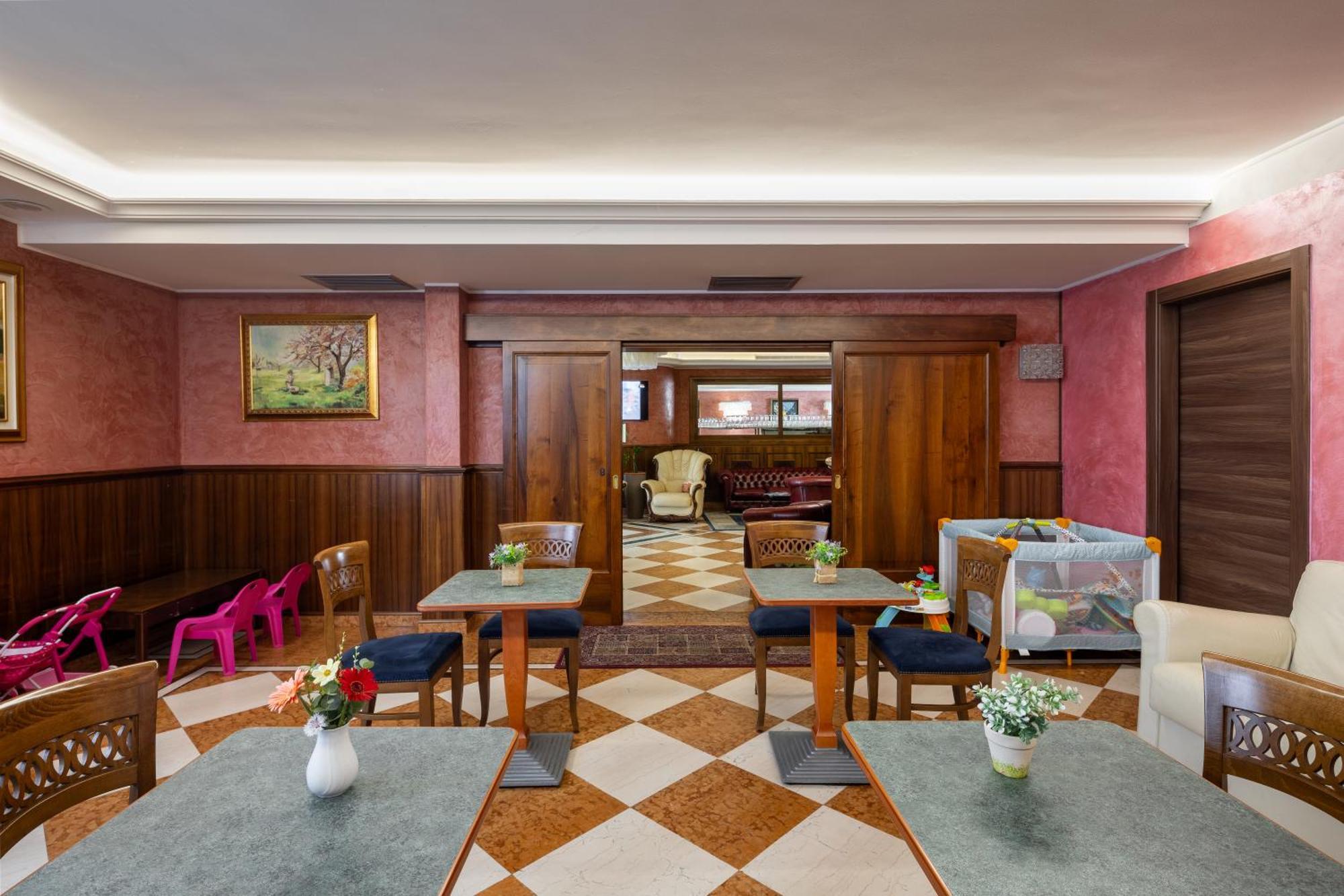 Hotel Lucrezia Borgia Ferrara Esterno foto