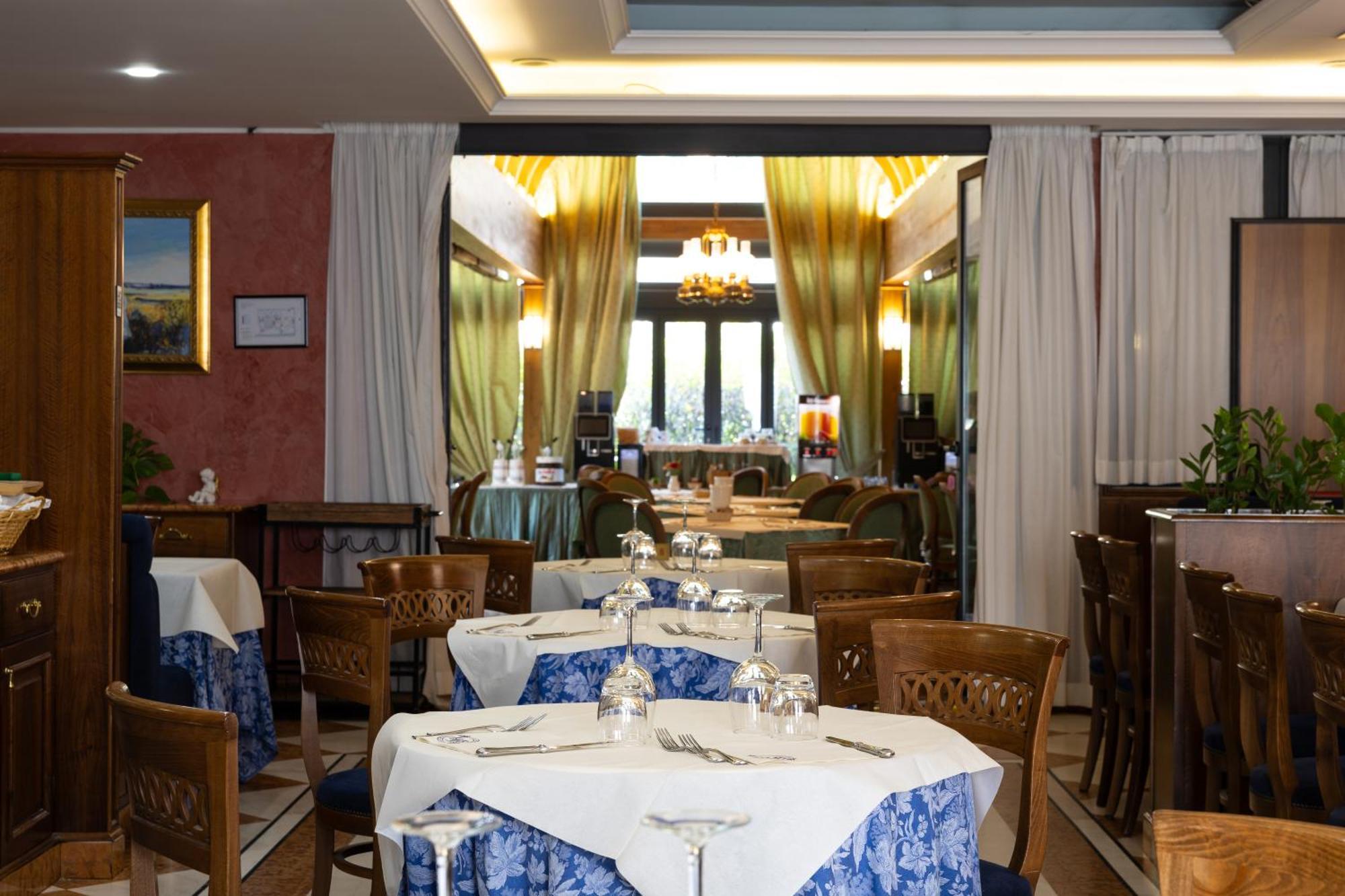 Hotel Lucrezia Borgia Ferrara Esterno foto