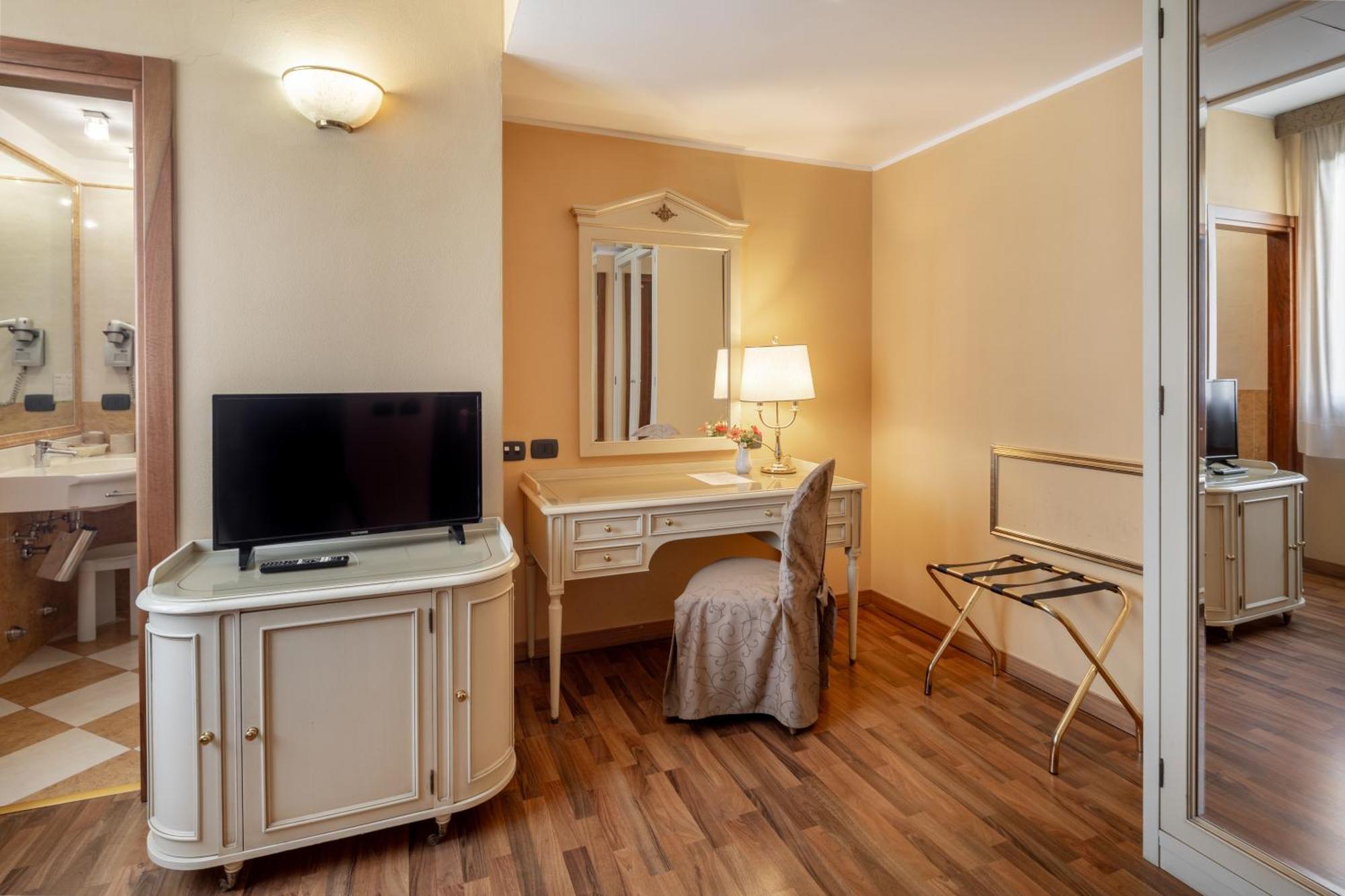 Hotel Lucrezia Borgia Ferrara Esterno foto