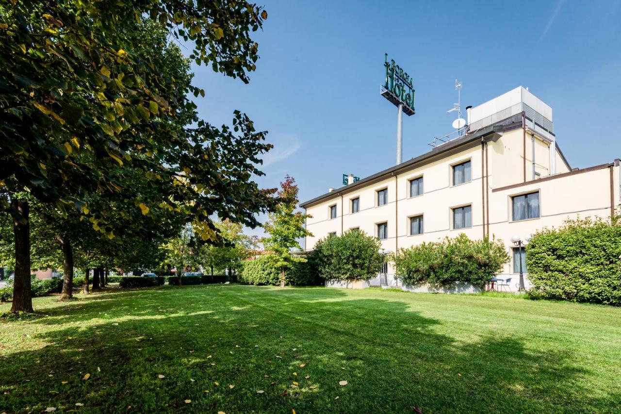 Hotel Lucrezia Borgia Ferrara Esterno foto